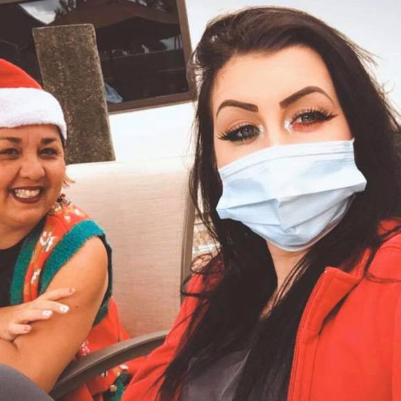 Meet your Posher, Demi - Picture 1 of 1